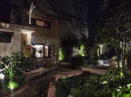 Laughing Buddha Guest House & Villa，位于加德满都的酒店