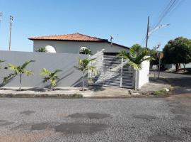 Nosso Lar casa inteira, completa e independente，位于巴拉-杜加萨斯的度假屋