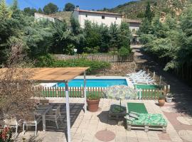 Casa Rural Serafïn, Pet Friendly，位于Renera的酒店