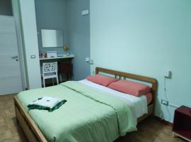 Polla B&B Day Use，位于波拉的酒店