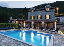 Villa Heart of Stone，位于普洛切的酒店