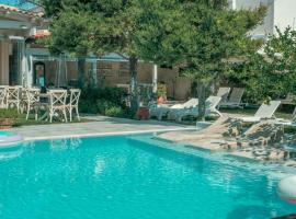 Georgia's Garden by Omilos Hotels，位于阿默达拉-伊拉克利翁的酒店