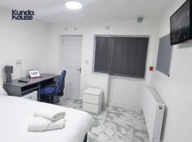 Elegant Ensuite Rooms Near City Centre - Kunda House，位于伯明翰的酒店