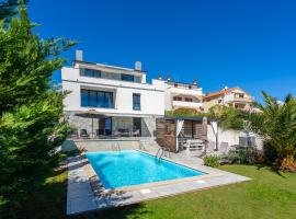 Sun & Sea Villa with a view，位于克尔克的酒店