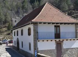 Alojamientos Rurales Apezarena