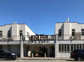 Art Deco No. 2 Apartment，位于皮克顿的海滩短租房