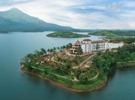 Taj Wayanad Resort & Spa, Kerala，位于瓦亚纳德卡尔拉湖附近的酒店