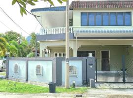 Spacious End-lot House, 3 parkings @Ipoh, Tambun，位于怡保的酒店