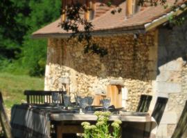 DOMAINE DE LABROUSSE, Maison d'hôtes en Périgord，位于Agonac的酒店