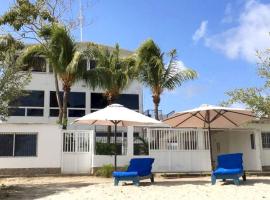 Casa Maya Playa El Yaque，位于圣地亚哥马里诺将军机场 - PMV附近的酒店