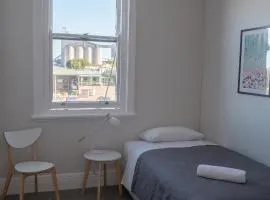 Seven Seas Hotel，位于Carrington纽卡斯尔机场 - NTL附近的酒店
