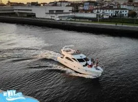 Barco no Coração da Cidade - Iate de 5 estrelas