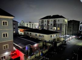 Executive King 1 Bedroom Apartment in Yaba, Lagos，位于拉各斯的酒店