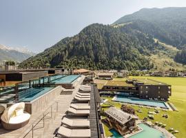 Alpine Luxury SPA Resort Schwarzenstein，位于卢塔戈的酒店