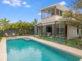Live the Casuarina Way - Beachside 4BR by uHoliday