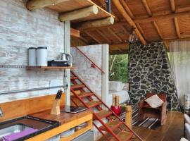 Tiny Houses O Olival - aluguel temporada，位于库尼亚的度假屋