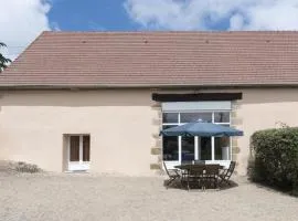 Charmant Gîte avec Piscine, Jardin et Jeux Enfants près de St Pourçain/Sioule - FR-1-489-57