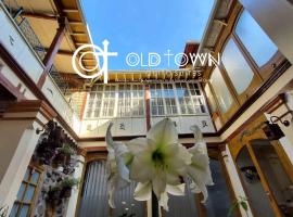 Old Town Quito Suites, Heritage Boutique Hotel, Where Every Detail Tells a Story，位于基多的酒店