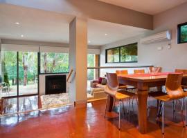Lake Daylesford Lodge 7，位于戴尔斯福特的酒店
