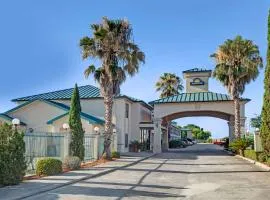 Days Inn & Suites by Wyndham Houston North - Spring