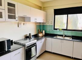 Spacious 3 Bedroom Apartment Excellent Location Bugolobi Kampala - Immersion 1，位于坎帕拉坎帕拉首都购物超市附近的酒店