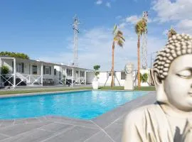 Bungalows Buda Beach