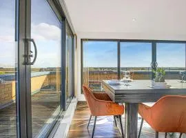 Luxury Penthouse Apartment - Central MK - Pool Table, Balcony, Fast WiFi, Free Parking and Smart TVs with Sky TV and Netflix by Yoko Property