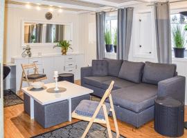 4 Bedroom Nice Home In Våler I Østfold，位于Hølen的酒店