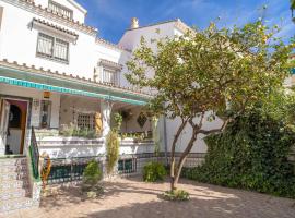 Beautiful Home In Torre Del Mar With Outdoor Swimming Pool, Wifi And 3 Bedrooms，位于托雷德尔马尔的别墅