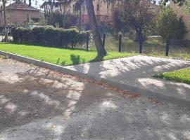 Hostel Iliana Общежитие Илияна，位于Elin Pelin的青旅