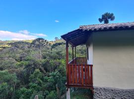 Casa Sol Brilhante - natureza e riacho na varanda，位于贡萨尔维斯的酒店