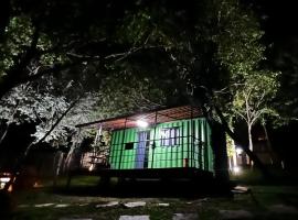 Pousada Cipó Container Chalés Privativos com lareira - Centro da cidade，位于西波山的酒店