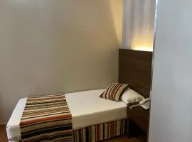 劳斯考罗纳尔斯旅馆