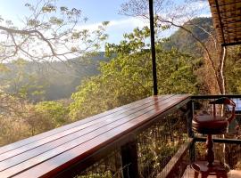 Casa do Alto Santa Mônica- Natureza ao seu redor，位于伊泰帕瓦的酒店