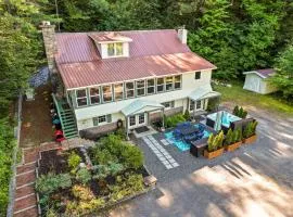 6 Bedroom House at Schroon River