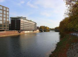 Sch&ouml;nes Zwei-Zimmer-Apartment in der Bremer City，位于不莱梅的高尔夫酒店