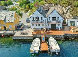 6 person holiday home in Urangsvåg