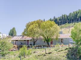 Mount Cook Station Shearers Quarters Lodge，位于特卡波湖的酒店