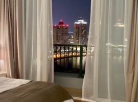 Beachfront Luxury Apartment-Pearl Island شقه مطله على الشاطئ بجزيرة اللؤلؤه