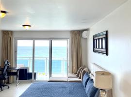 Sunset Beach View - Luxury Studio next to The Morgan Resort，位于马霍礁的酒店