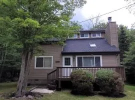Pocono House in a private community 4 pools, Lake.