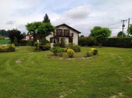Maison familiale Pays Basque，位于Ahaxe-Alciette-Bascassan的酒店