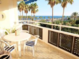 Luxury apt Alamos beach Torremolinos (Costa Lago)，位于多列毛利诺斯的酒店