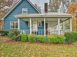 Cozy Cottage with Private Yard Pet Friendly!