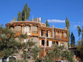 Dakpa House Ladakh，位于Ranbirpura的酒店