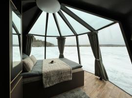 LakeLodge Kiehinen & Igloos，位于罗瓦涅米的木屋