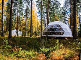 Igloo Glamping LakeLand Camp