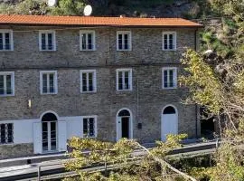 Gronda Via Vandelli Locazioni Turistiche - Private Tourist Rentals