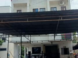 Shanirath Lodging and Wholesale，位于卡延的酒店