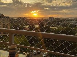 Apartamento 1 dormitorio estacionamiento Hermosa vista，位于康塞普西翁的带停车场的酒店